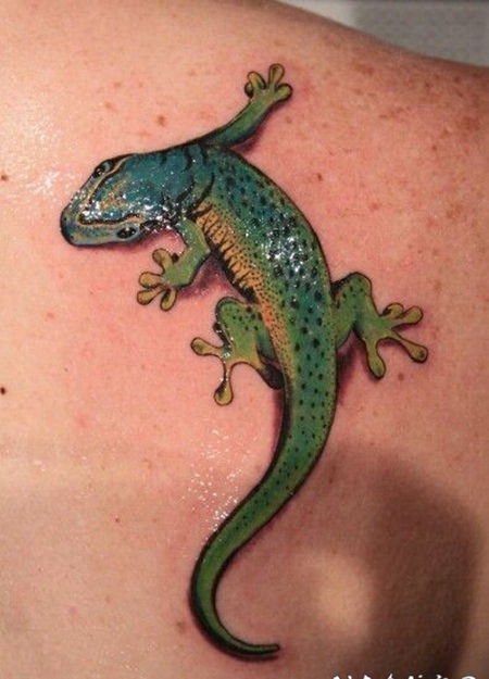 3D绿色的蜥蜴背部纹身图案