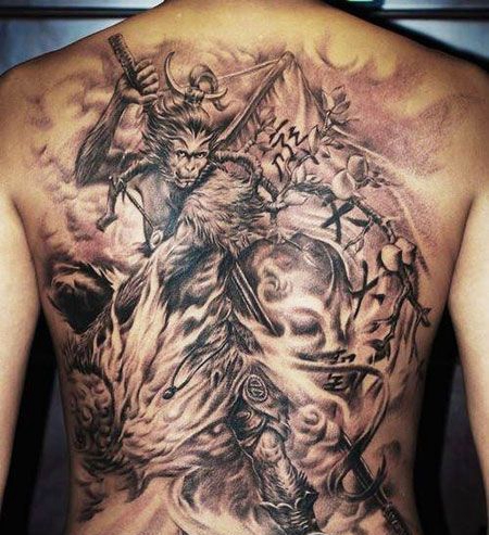 满背帅气斗战胜佛纹身图案