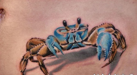 蓝色的3D螃蟹个性腹部纹身图案