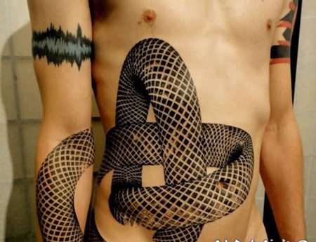 腰部3D黑白无穷符号的蛇纹身图案