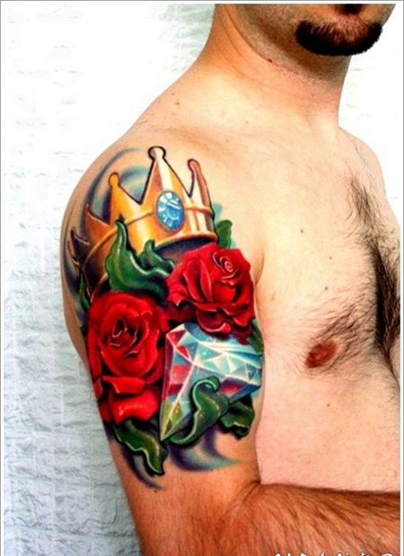 大臂3D逼真的金色皇冠与玫瑰钻石纹身图案