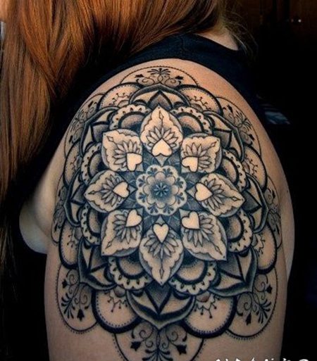 肩部3D黑白印花图腾纹身图案