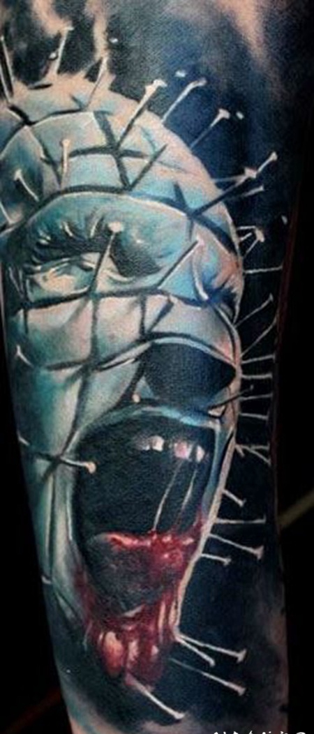 手臂非常逼真3D彩色恐怖人物纹身图案