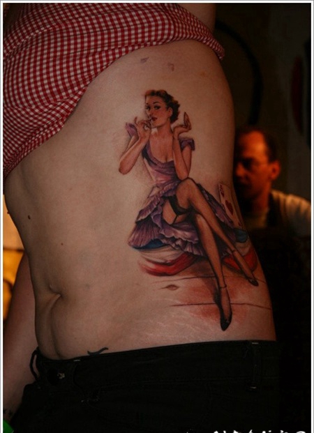 侧肋3D写实的复古诱人女人纹身图案