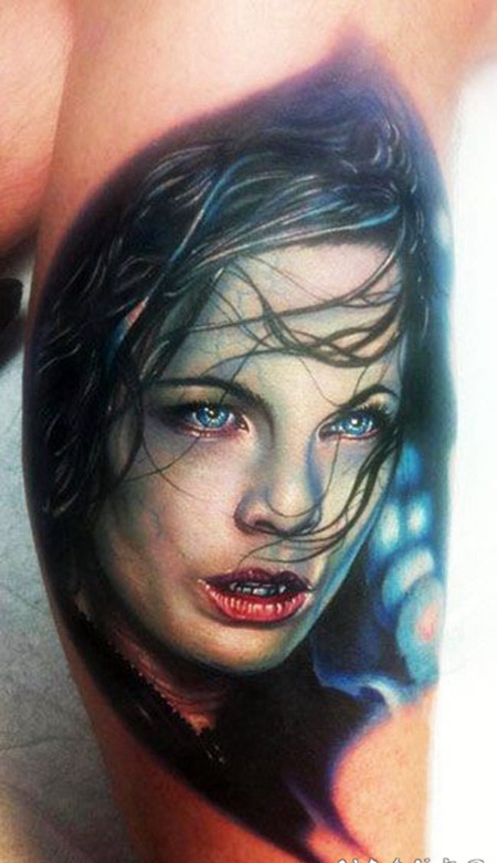 小腿3D非常逼真的吸血鬼女性肖像纹身图案