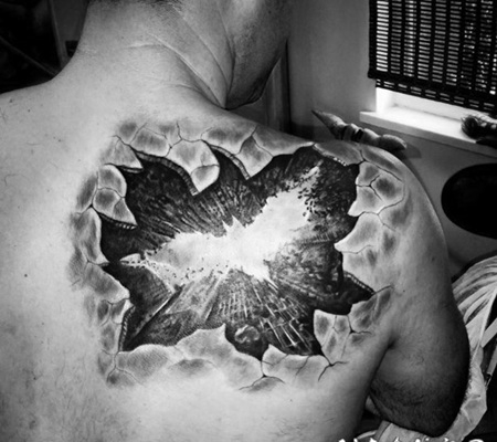 背部撕皮3D黑白蝙蝠侠符号纹身图案