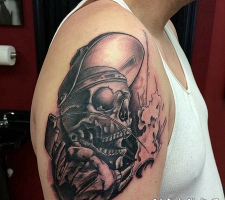 大臂3D写实的黑白骷髅纹身图案