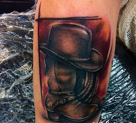 手臂3D彩色的牛仔靴与帽子纹身图案