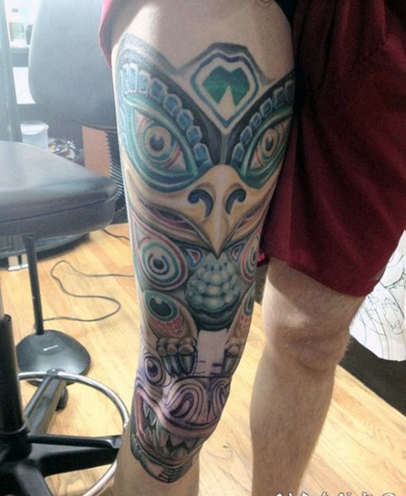 大腿3D五颜六色的神秘动物雕像纹身图案