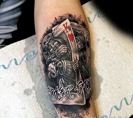 手臂3D彩色的神秘扑克牌纹身图案