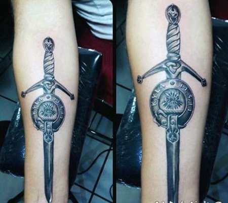 手臂奇妙的设计3D华丽剑纹身图案