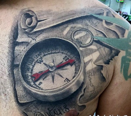 胸部3D黑灰指南针与地图纹身图案
