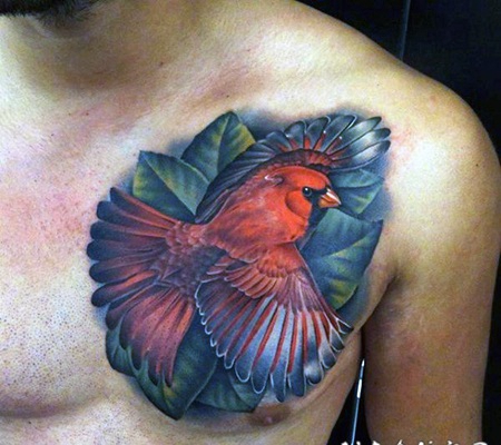 3D逼真的彩色小小鸟胸部纹身图案