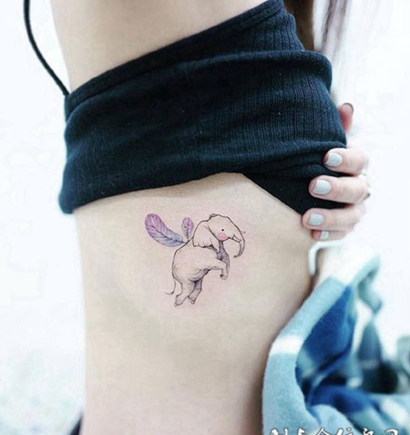 飞翔的大象，侧胸大象与羽毛创意纹身