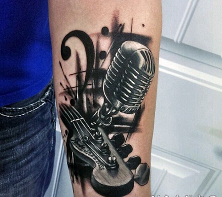 非常逼真的3D麦克风与吉他手臂纹身图案