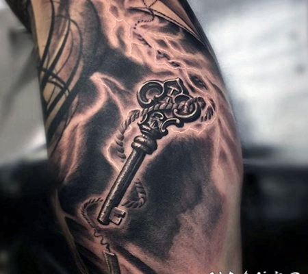 黑白的光和3D钥匙手臂纹身图案