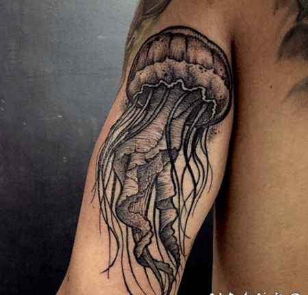 3D黑色的精致水母手臂纹身图案