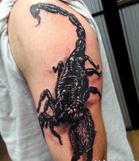 3D非常逼真的黑色大蝎子纹身图案