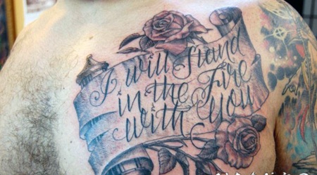 背部3D花朵和字母纹身图案