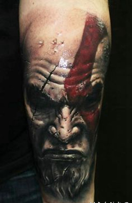 非常华丽的3D邪恶野蛮人彩色小臂纹身图案