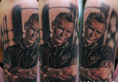 手臂3D逼真的男性肖像纹身图案