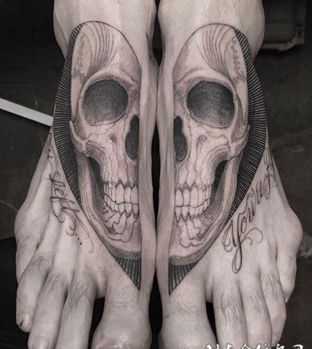 骷髅之心，创意满分的脚背骷髅组合纹身