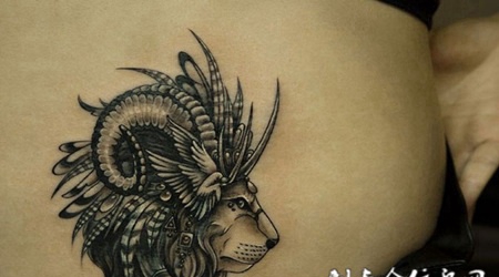 狮王的霸气，后腰狮子座个性纹身