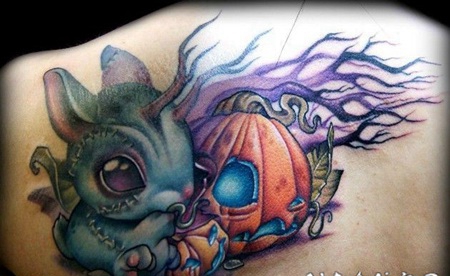 背部3D卡通彩色兔子怪物纹身图案