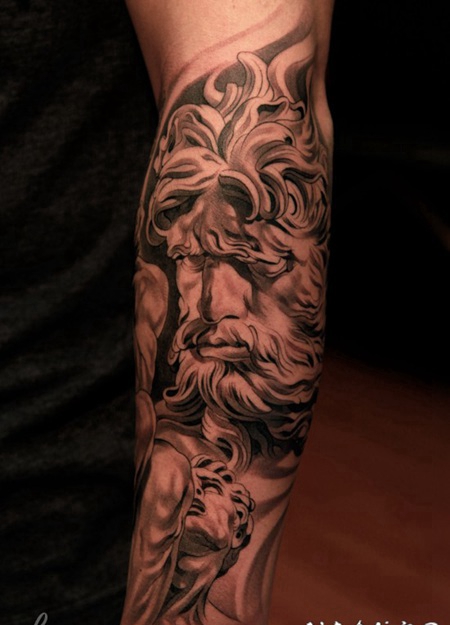 手臂3D黑白风格的雕像纹身图案