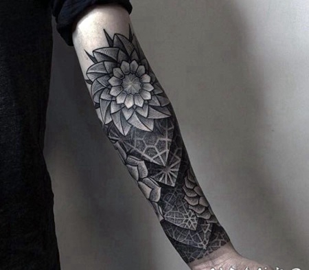 手臂3D风格漂亮的黑色部落花朵纹身图案