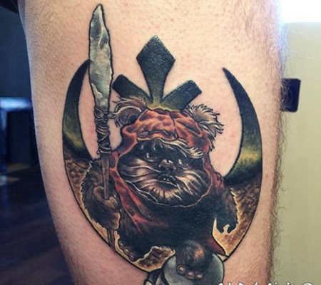 华丽的3D彩色伊渥克和风暴骑兵头盔纹身图案