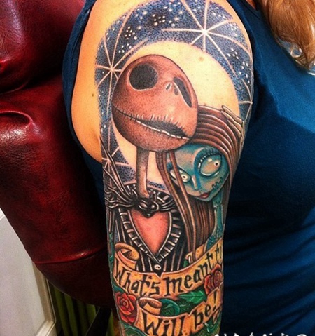 手臂丰富多彩的3D僵尸新娘卡通纹身图案