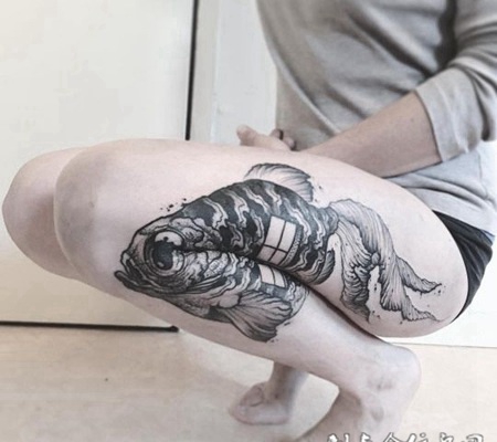 浪漫鱼之屋，腿部创意十足的组合纹身