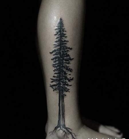 小腿黑色的3D孤独树纹身图案