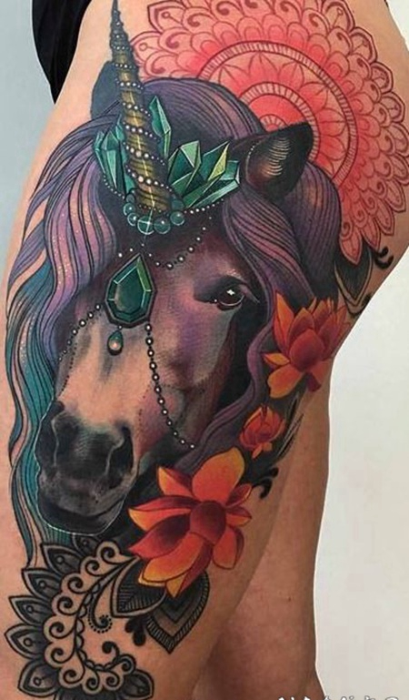 大腿3D华丽的独角兽与梵花彩色纹身图案