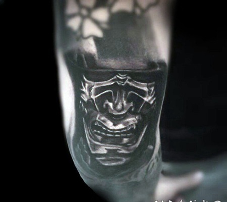 手臂3D自然的武士面具纹身图案