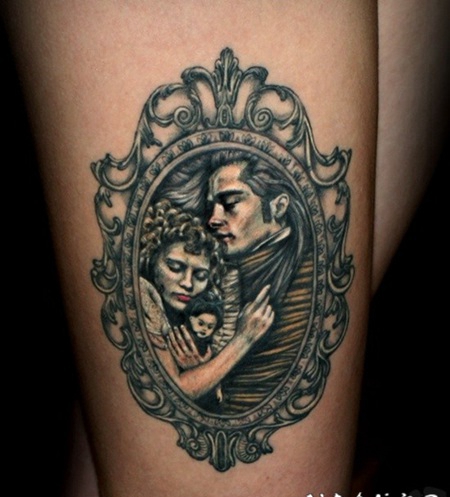 手臂彩色的3D夫妇肖像纹身图案