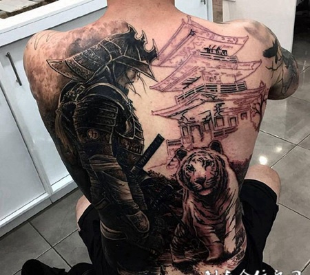 主人的召唤，满背老虎和肖像刺青