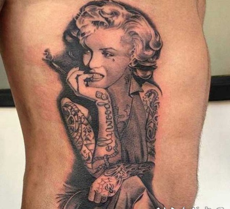 侧肋华丽的3D性感吸烟女人肖像纹身图案