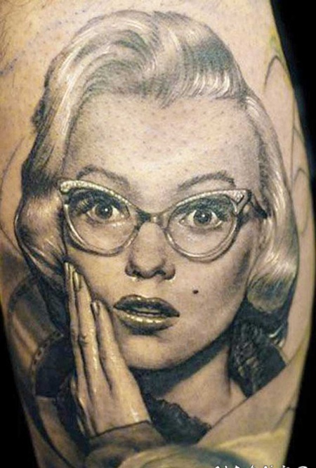 3D写实戴眼镜的玛丽莲梦露肖像纹身图案缩略频道推荐图