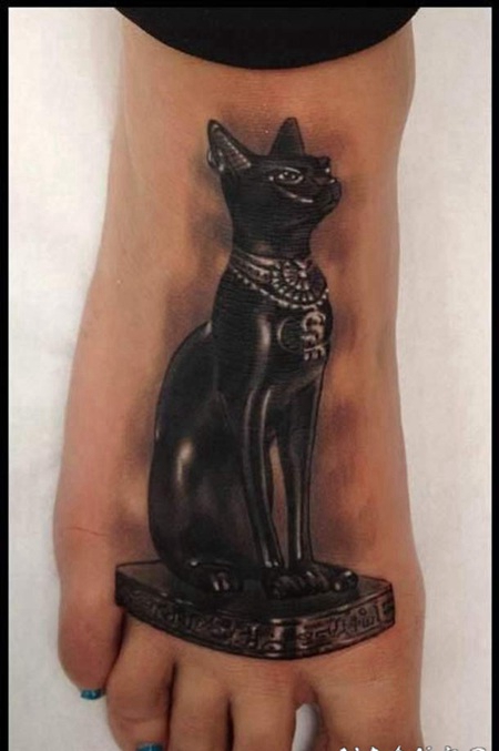 脚背自然的3D彩色埃及猫雕像纹身图案