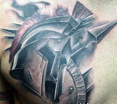 胸部3D风格的斯巴达战士头盔和武器纹身图案