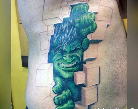 侧肋令人难以置信的3D撕皮绿巨人纹身图案