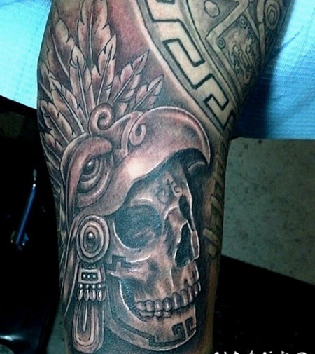 手臂3D风格黑白部落骷髅与头盔纹身图案