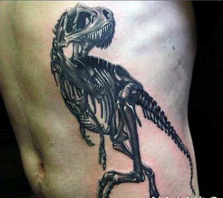 侧肋3D风格黑色的恐龙骨架纹身图案