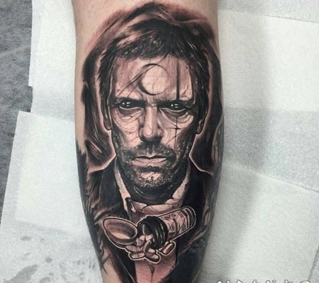 小腿3D风格的黑色恶魔男性纹身图案