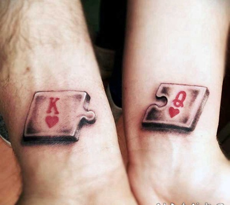 手腕浪漫的一对拼图国王和皇后象征3D纹身图案