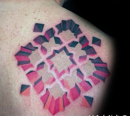 背部3D风格彩色美丽的装饰纹身图案