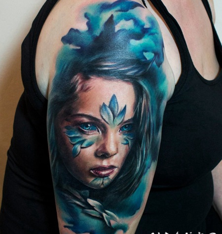 手臂3D惊人的彩色女性肖像纹身图案