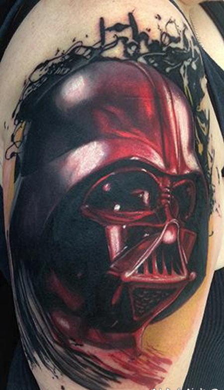 手臂3D风格红色的头盔写实纹身图案